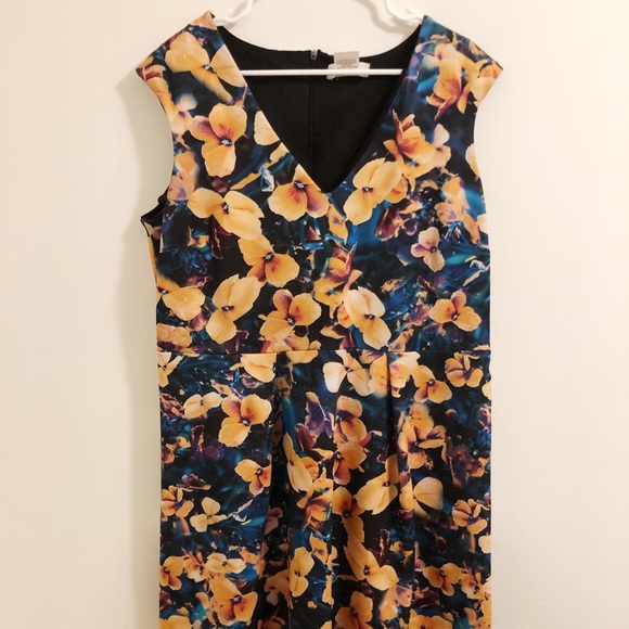 Colorful business casual dress - Picture 2 of 7